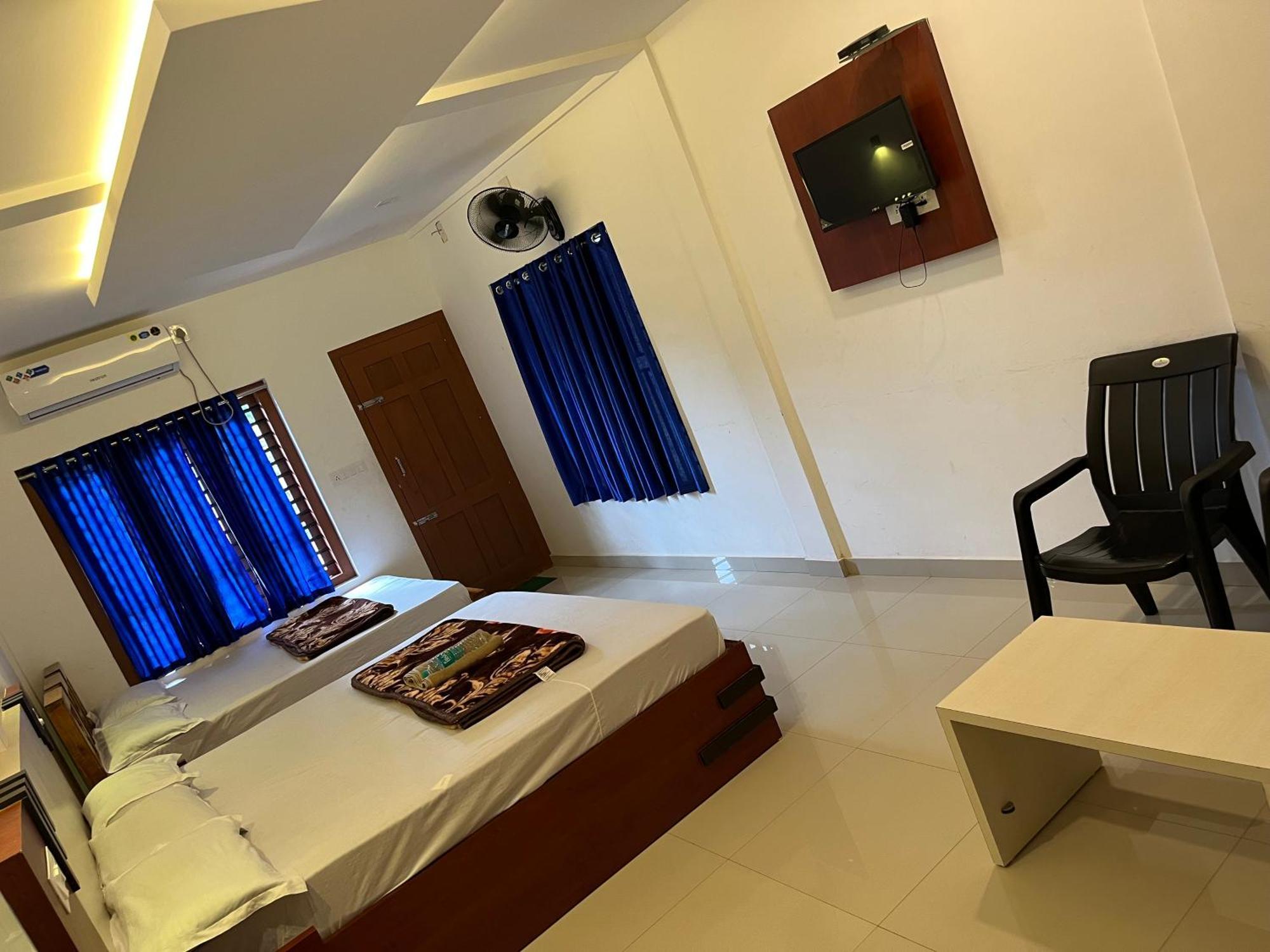 Dakshinakasi Guest House Thirunelly Exterior foto